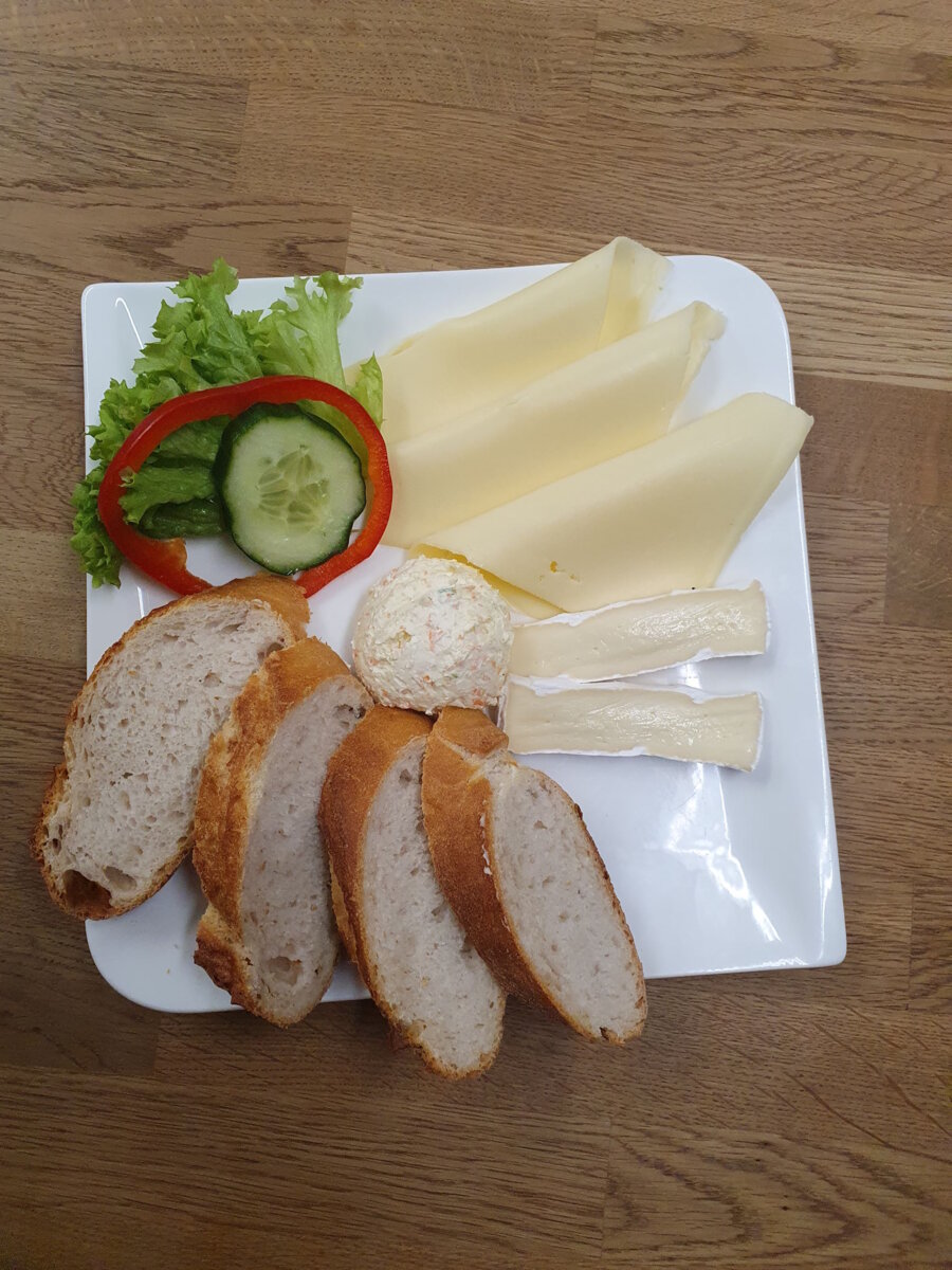Käsefrühstück